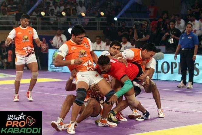 Puneri Paltan Dabang Delhi pro kabaddi