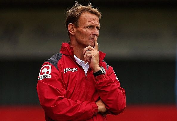 Teddy Sheringham tips Manchester United to win title, claims Falcao is a gamble by Chelsea