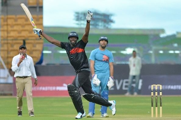 7 instances when non-cricketers tried their hand at cricket