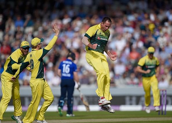 Australia demolish England in deciding ODI to win series 3-2