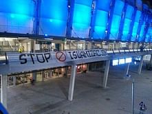 Lech Poznan fans protest immigration of refugees by boycotting Europa League opener