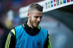 David De Gea signs 4-year contract extension with Manchester United