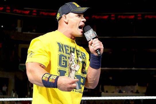 5 WWE Superstars Who Shine on the Mic