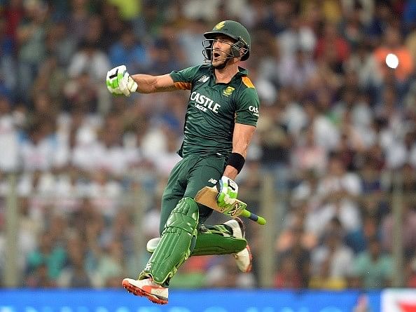 5th ODI Video Highlights: South Africa smash 20 sixes on way to huge total, Dhoni turns physio for opponent