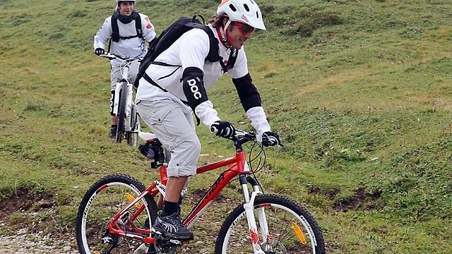 Fernando Alonso cycling