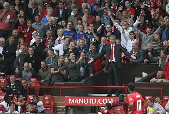 Arsene Wenger sent to stands Old Trafford