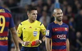 Barcelona's Javier Mascherano may receive four-match ban for insulting linesman