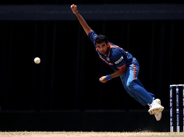 Zaheer Khan announces retirement from international cricket; to continue playing till IPL 9