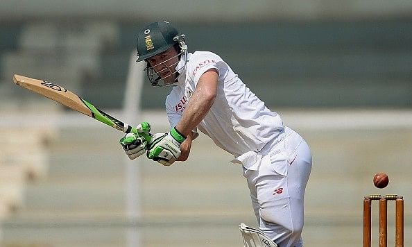 Video: Standing ovation for AB de Villiers as he walks out to bat in his 100th Test