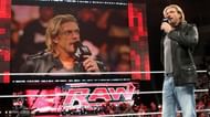 Edge announces his retirement on Raw