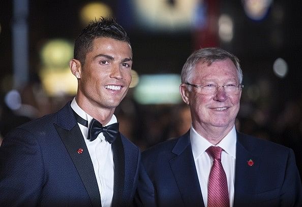  Cristiano Ronaldo (L) poses with former Manchester United manager Sir Alex Ferguson at the world premiere of the film Ronaldo in central London on November 9, 2015. 