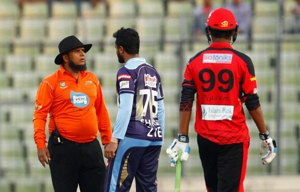 Shakib al Hasan receives one-match suspension for misbehaving with umpire