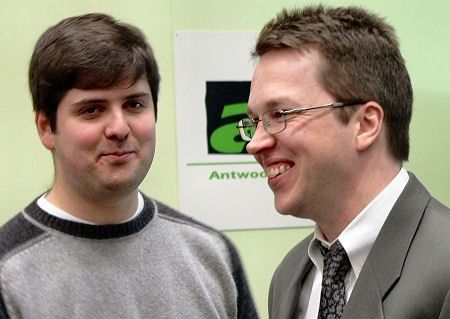 British GM Nigel Short (right) introduced Svidler to cricket