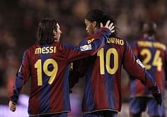 How Lionel Messi got the number 10 shirt from Ronaldinho at Barcelona