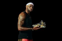 LeBron James the new Michael Jordan for Nike? Lifetime deal makes it seem so