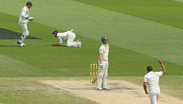 5 unorthodox fielding positions set by different captains that resulted in a wicket