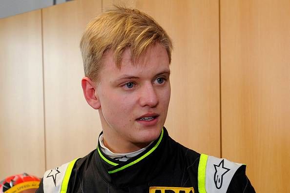 Mick Schumacher to sign with Ferrari junior team