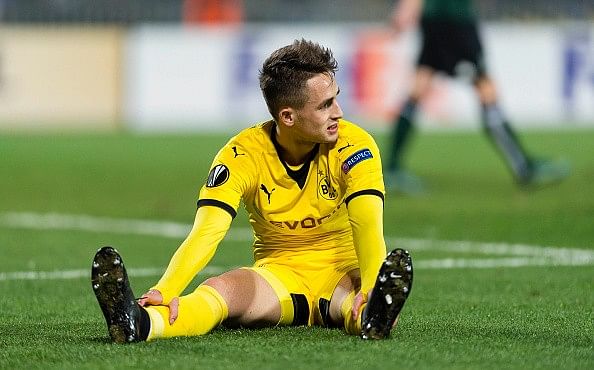 Manchester United recall Adnan Januzaj midway through season long loan spell