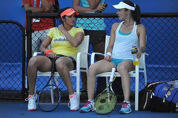 Sania Mirza and Martina Hingis cruise through first round at Australian Open 2016