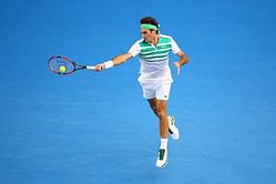 Roger Federer, Andy Murray through to the second round of the Australian Open