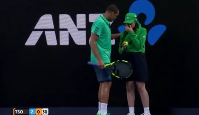 VIDEO: When Jo-Wilfried Tsonga came to the aid of an injured ball girl