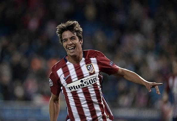 Borussia Dortmund step up efforts to sign Atletico Madrid's Oliver Torres