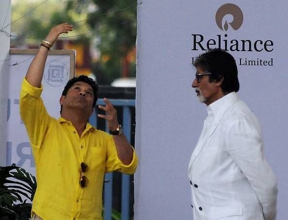 Sachin Tendulkar with a modest exchange on Twitter with Amitabh Bachchan