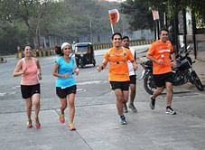 Over 200 marathoners Run with the Pacers ahead of Standard Chartered Mumbai Marathon 2016