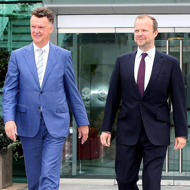 Reports: Louis Van Gaal will remain in charge of Manchester United for now