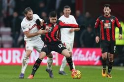 Stoke end poor run with victory at Bournemouth