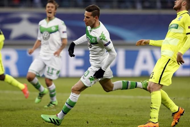 Draxler double helps Wolfsburg sink Gent