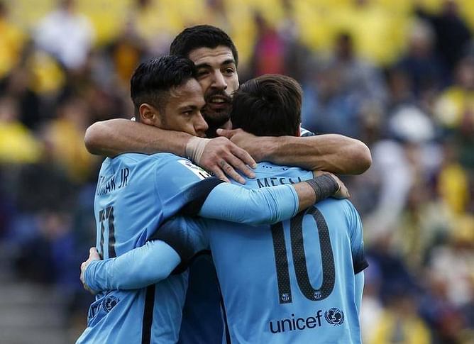 Suarez and Neymar strike again in narrow Barca win