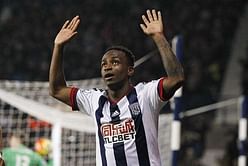 Berahino follows apology with goal in exciting Albion win
