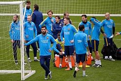Barcelona hold a recovery session prior to the Copa del Rey semi-final