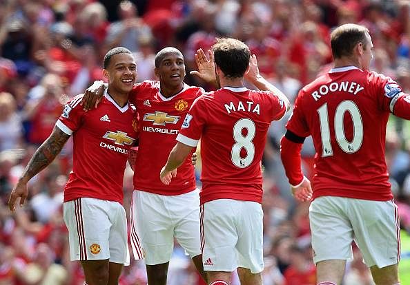 5 players that Manchester United must target next season