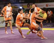 Rohit Kumar Patna Pirates tussle Surjeet Puneri Paltan