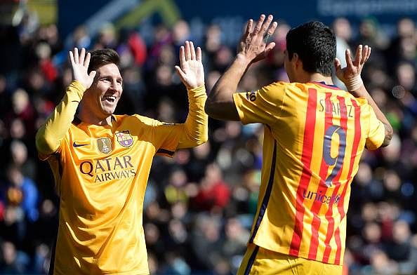 European round up: Barcelona, Real and Arsenal win while United and Chelsea draw, PSG win Le Classique