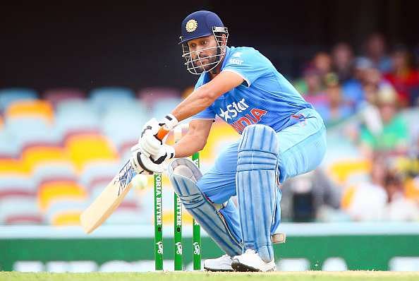 MS Dhoni hitting