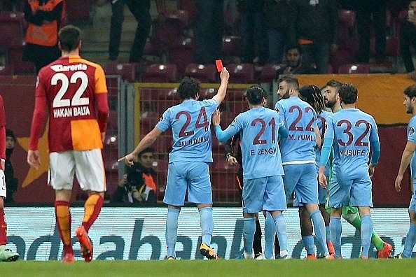Trabzonspor's Salih Dursun sent off for showing referee red card