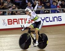 Australian Wiasak retains pursuit world title