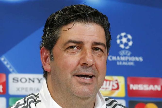Benfica coach Vitoria finally emerges from predecessor's shadow