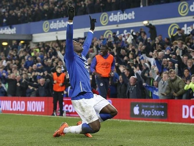 Chelsea season ended by Everton's two-goal Lukaku