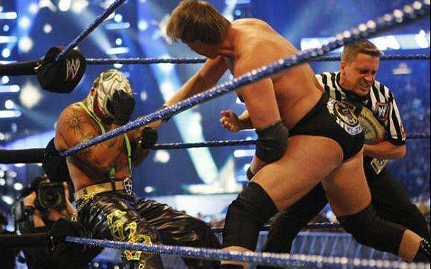 Page 3 - 5 WWE WrestleMania matches that lasted less than 30 seconds