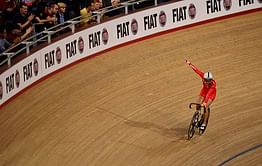 Zhong Tianshi becomes China's first individual cycling world champion