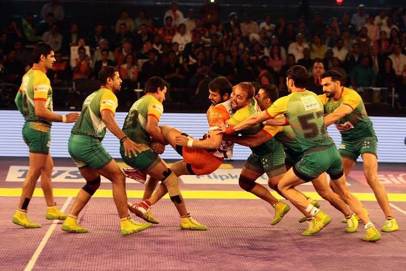 Patna Pirates go through to Star Sports Pro Kabaddi final with a dominant 40-21 win over Puneri Paltan