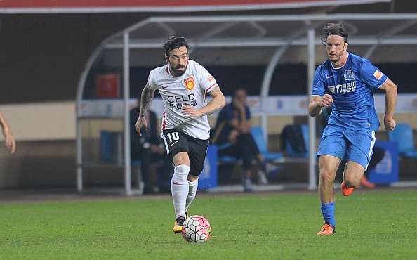 Ezequiel Lavezzi becomes first man to be selected by Argentina from Chinese league