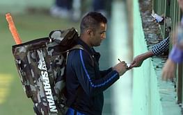 ICC T20 World Cup 2016: MS Dhoni plays Holi with fans ahead of Bangladesh clash