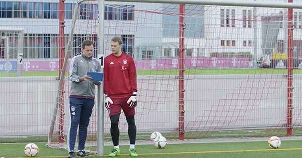 VIDEO: Watch Bayern Munich's Manuel Neuer make audacious no-look save in training