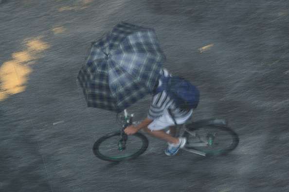 Heavy rains delays laying Rio Olympic athletics track