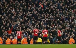 Ferguson calls on United fans to rally behind Van Gaal